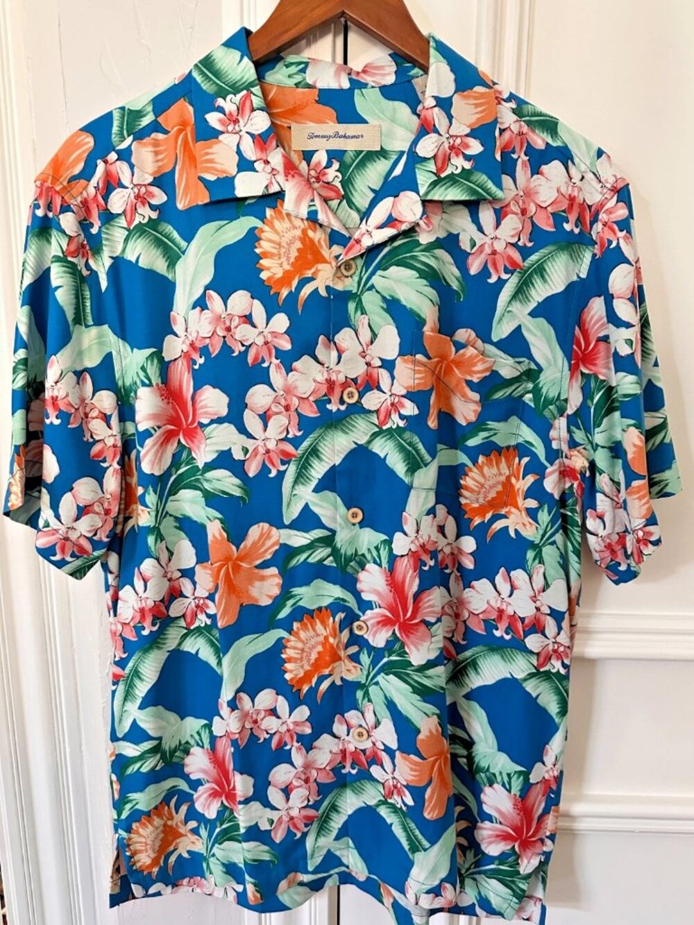 Tommy Bahama 100% Silk Hawaiian Shirt Men's Medium Blue Floral Tropical Camp